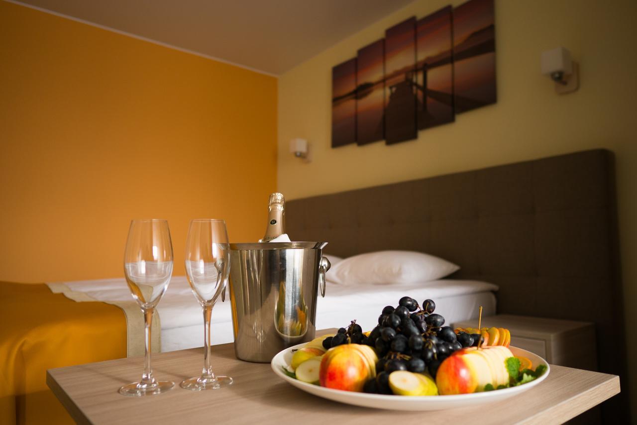 Liivarand Hotel Нарва-Йиесуу Екстер'єр фото