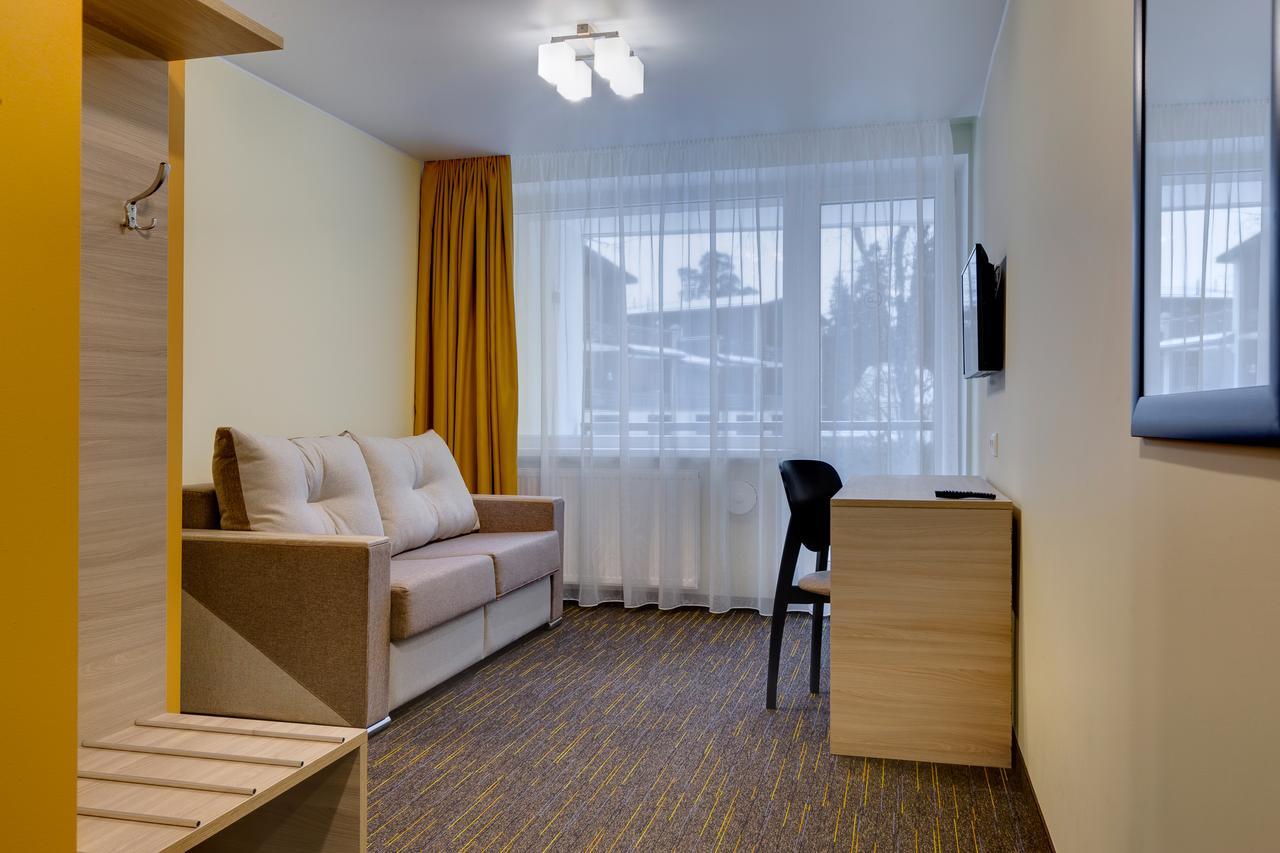 Liivarand Hotel Нарва-Йиесуу Екстер'єр фото