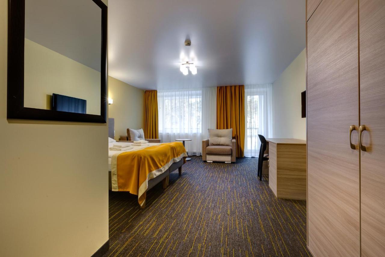 Liivarand Hotel Нарва-Йиесуу Екстер'єр фото